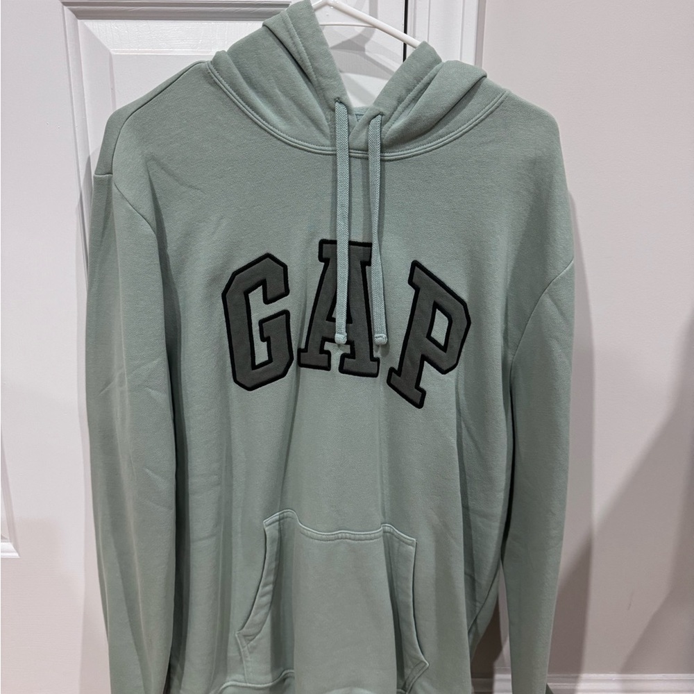 Men’s GAP sweatshirt size large